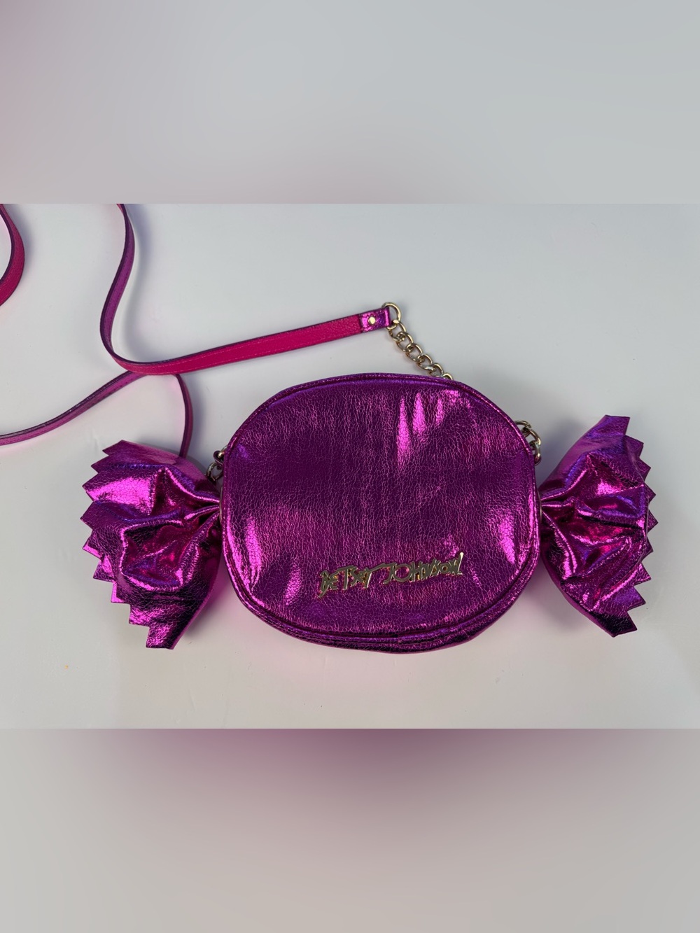 Betsey Johnson Sweet Tooth candy-shaped crossbody Bag Prestine Fuchsia Pink